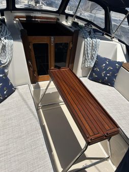 Island Packet 380 image