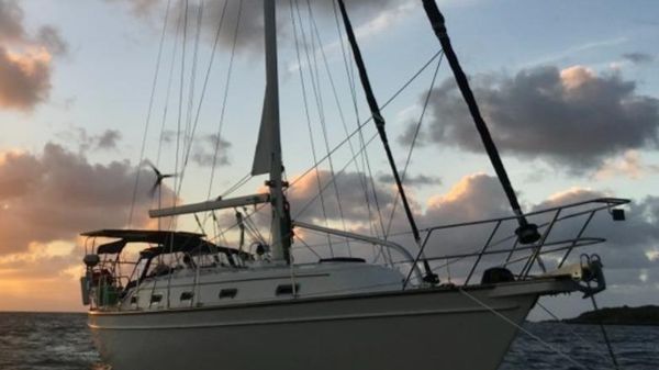 Island Packet 380 
