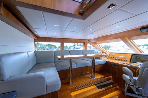 Hargrave Raised Pilothouse image