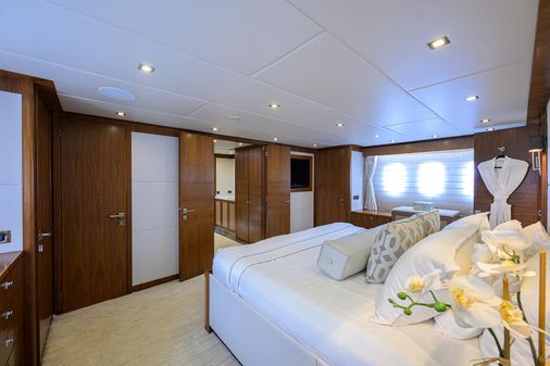 Hargrave Raised Pilothouse image