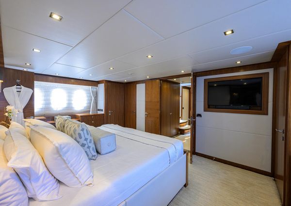 Hargrave 100 RAISED PILOTHOUSE image