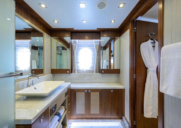 Hargrave 100 RAISED PILOTHOUSE image