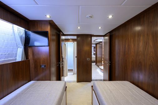 Hargrave Raised Pilothouse image