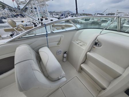 Sea Ray 225 Weekender image