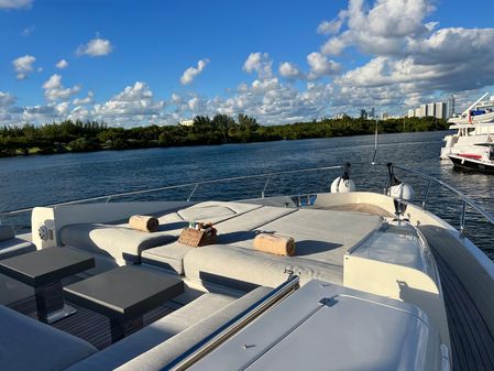 Azimut 95 image