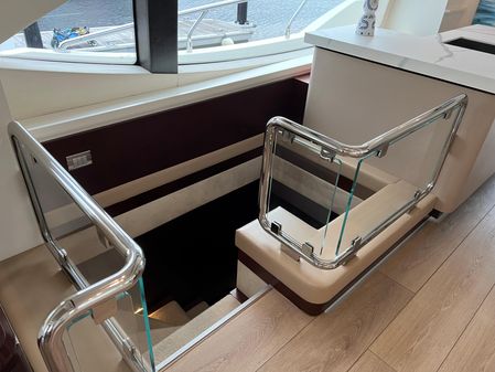 Azimut 95 image