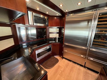 Azimut 95 image