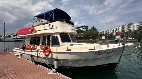 Mainship 400 Trawler 