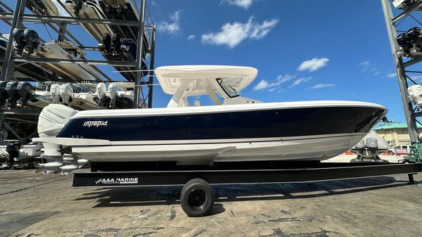 Intrepid 375 Nomad SE