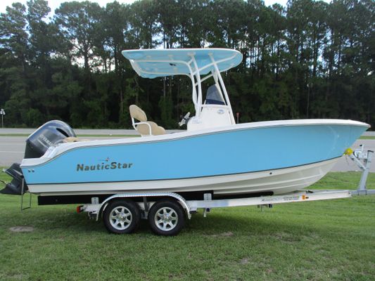 NauticStar 2102 Legacy - main image