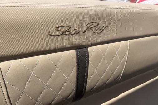 Sea Ray 400 Fly image