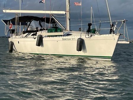 Beneteau 38S5 image