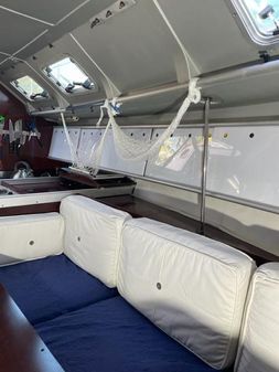 Beneteau 38S5 image