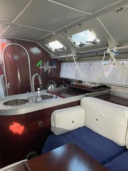 Beneteau 38S5 image