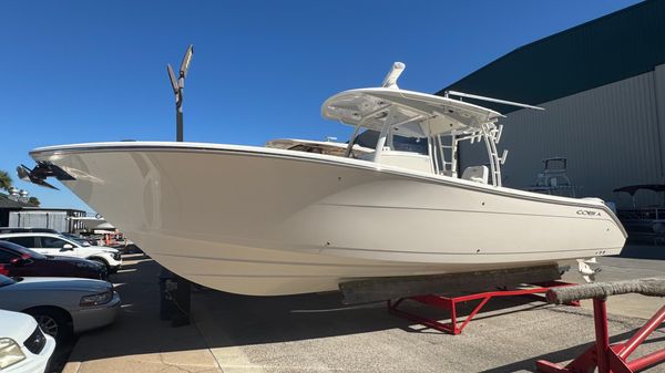 Cobia 320 Center Console 