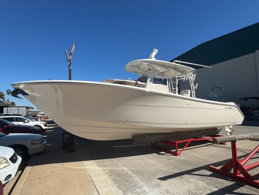 Cobia 320 Center Console - main image