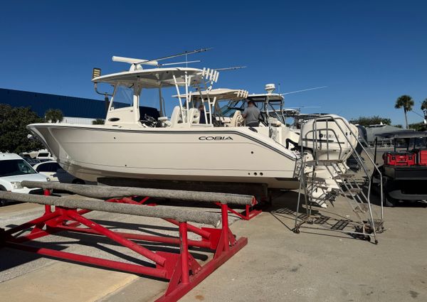 Cobia 320 Center Console image