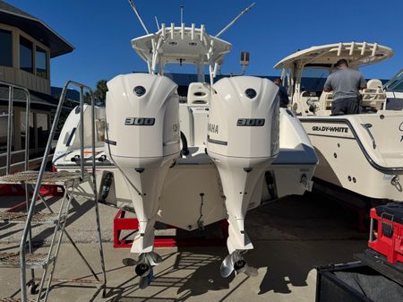 Cobia 320 Center Console image