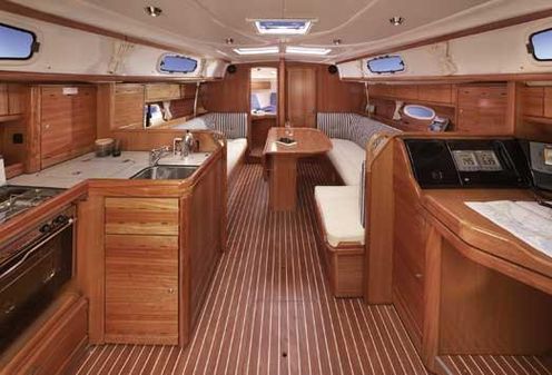 Bavaria 37 Cruiser image