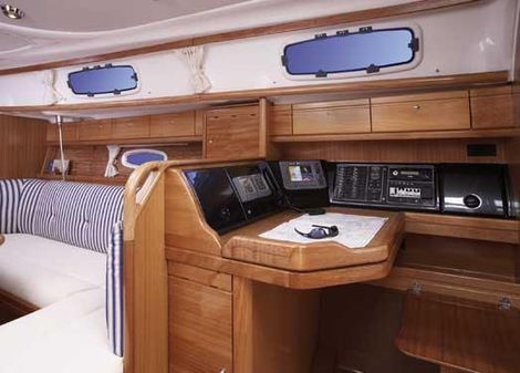 Bavaria 37 Cruiser image