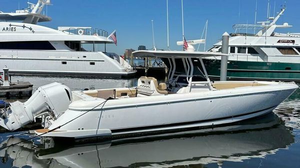 Intrepid 345 Nomad SE
