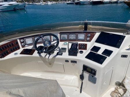 Sea Ray 515 Sedan bridge image