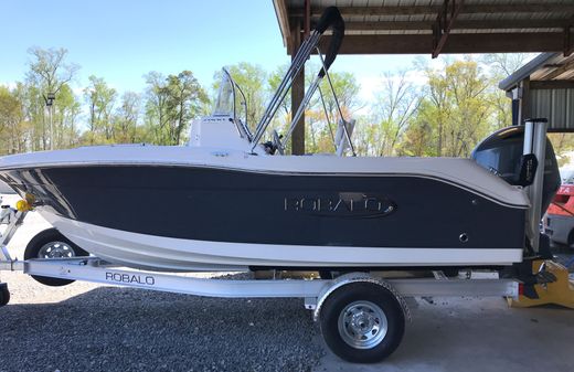 Robalo R180-CENTER-CONSOLE image