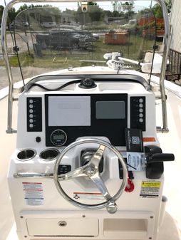 Robalo R180-CENTER-CONSOLE image