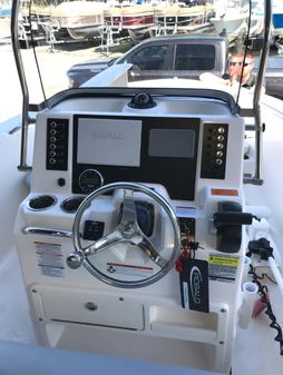 Robalo R180-CENTER-CONSOLE image