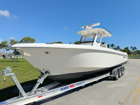 Everglades 325-CENTER-CONSOLE image