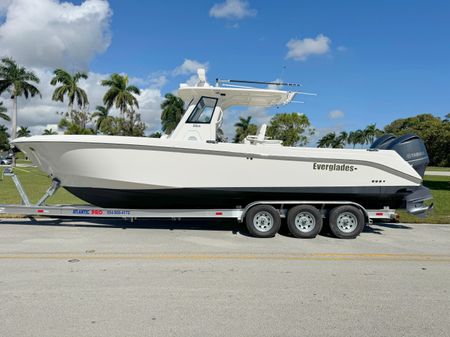 Everglades 325-CENTER-CONSOLE image