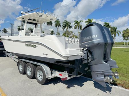 Everglades 325-CENTER-CONSOLE image