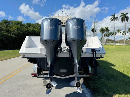 Everglades 325-CENTER-CONSOLE image