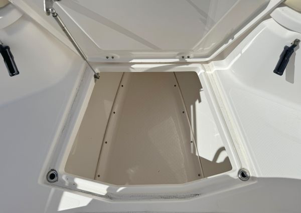 Everglades 325-CENTER-CONSOLE image