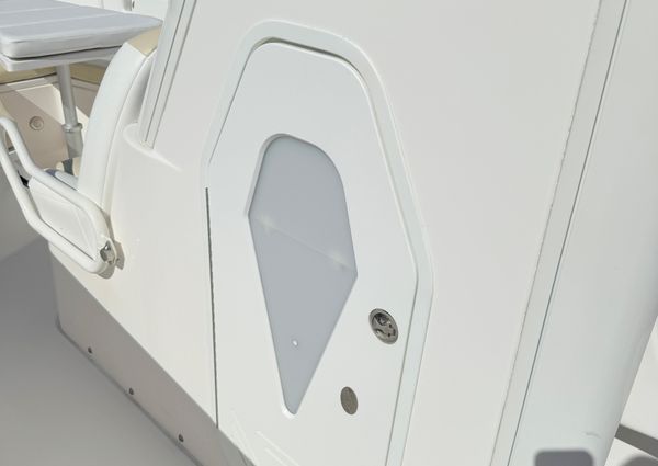 Everglades 325-CENTER-CONSOLE image