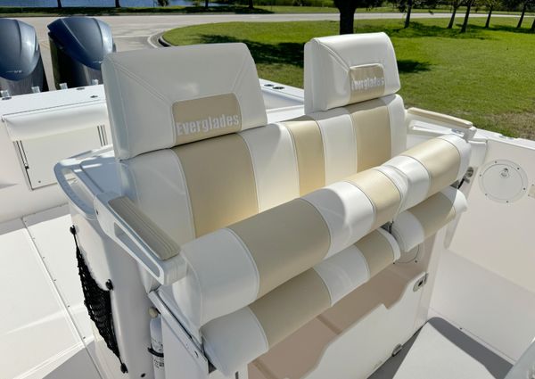 Everglades 325-CENTER-CONSOLE image