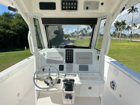 Everglades 325-CENTER-CONSOLE image