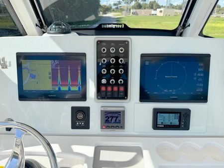 Everglades 325-CENTER-CONSOLE image