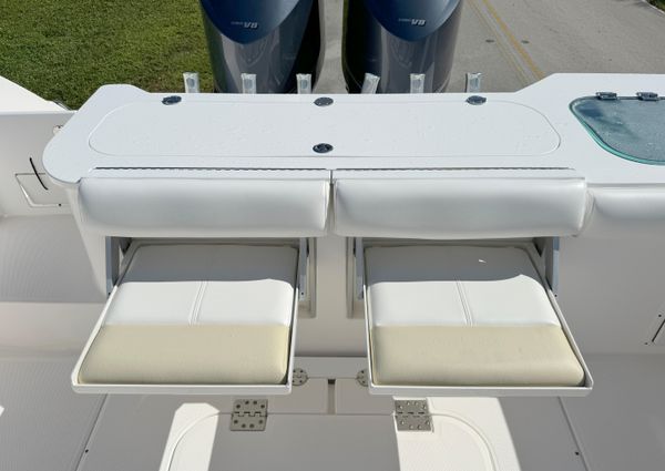 Everglades 325-CENTER-CONSOLE image