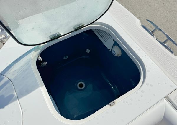 Everglades 325-CENTER-CONSOLE image