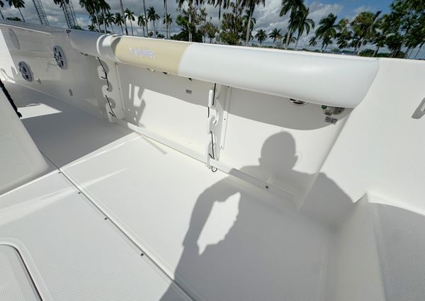 Everglades 325-CENTER-CONSOLE image