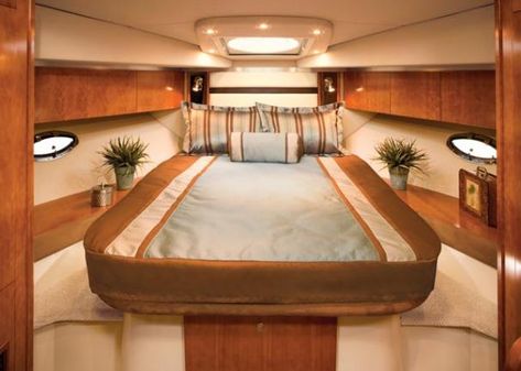 Cruisers Yachts 420 Sports Coupe image