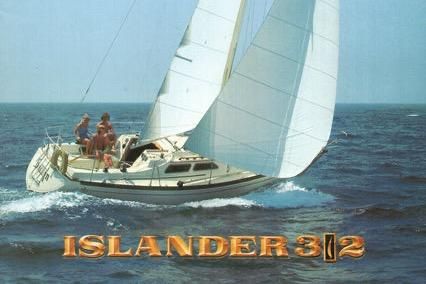 Islander 32 image