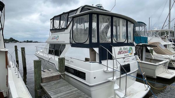 Carver 370 Aft Cabin 