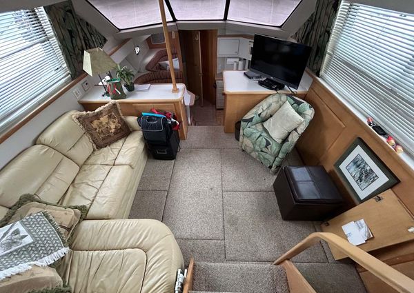 Carver 370 Aft Cabin image