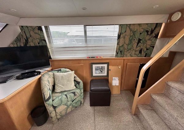 Carver 370 Aft Cabin image