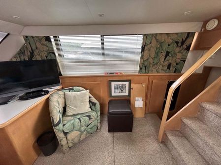 Carver 370 Aft Cabin image