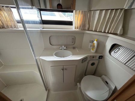 Carver 370 Aft Cabin image