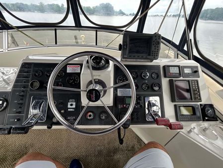 Carver 370 Aft Cabin image