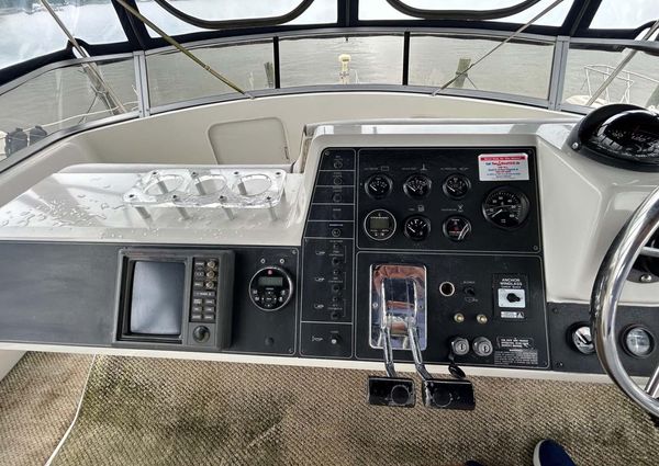 Carver 370 Aft Cabin image